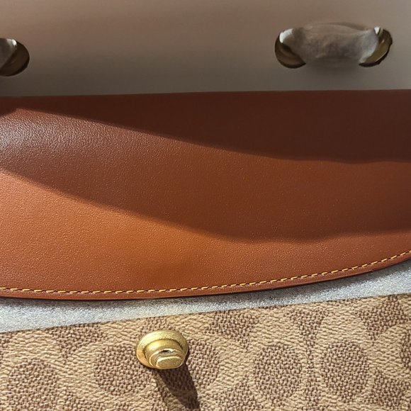 NWT Coach Madison shoulder  bag in regular size tan rust and signature canevas - Picture 12 of 16